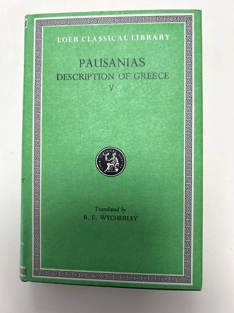 Pausanias, , Descriptions of Greece Vol.5. W.H.S.Jones( Transl.) Repr.1971.LCL.nr: 298,Gebonden met stofomslag, XVIII-266pp. Incl. uitvouwbare plattegronden en afbeeldingen. Boek, band en stofomslag zijn in bijzonder goede en schone staat.